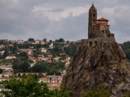 Saint-Michel d’Aiguilhe, la iglesia en lo alto de un peñón