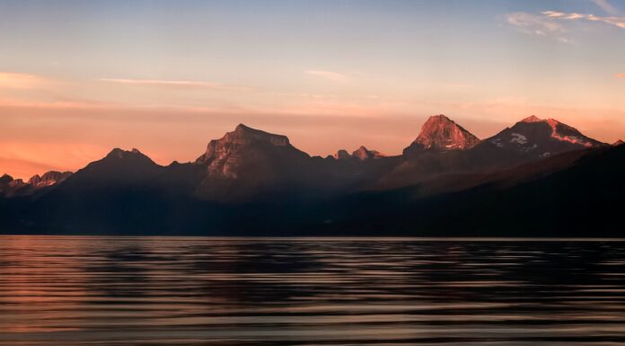 Lago McDonald: Un lago de mil colores