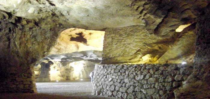 Interior de la cueva de Hércules