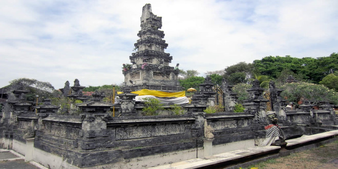 templo Pura Jagatnatha de Indonesia