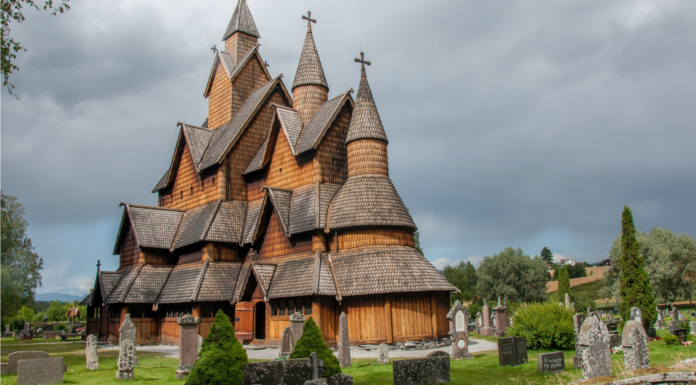 Iglesia de Heddal, una joya de madera en Noruega