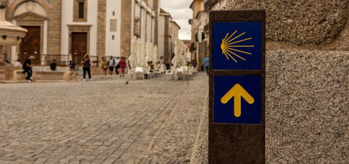 Señalización en pueblo de Portugal