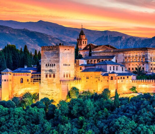 Qué ver en Granada: 6 lugares que te seducirán de la ciudad andaluza Que ver en Granada 11 Mirador de San Nicolás