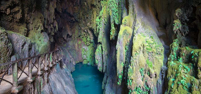  lugares más fotogénicos de España, gruta del Monasterio de Piedra