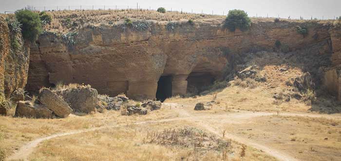 Qué ver en Carmona | Cueva de la Batida