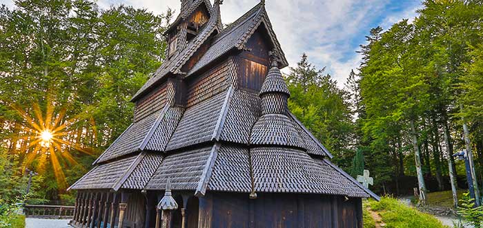 Qué ver en Bergen | Iglesia de madera de Fantoft