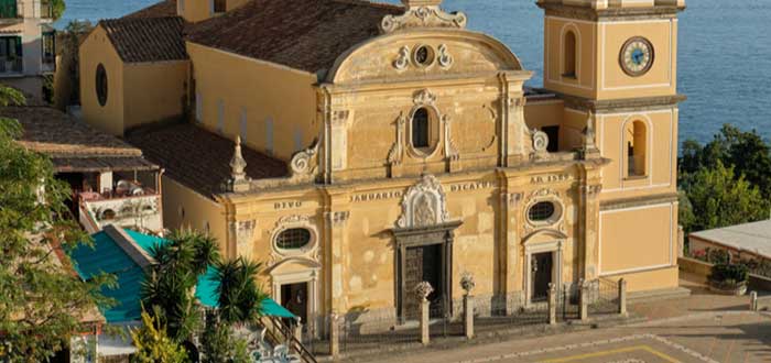 Qué ver en Positano |Church of Saint Januarius