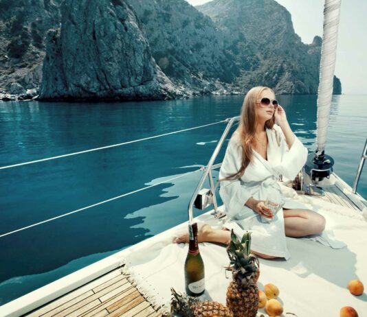 Alquilar un Yate: un plan para disfrutar como nunca alquiler yates de lujo