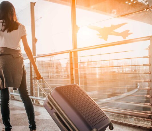 Cómo viajar en avión por primera vez | 10 consejos útiles Cómo viajar en avión por primera vez