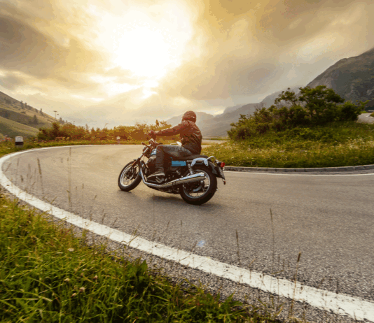 Cómo llevar tu moto a otra ciudad o país