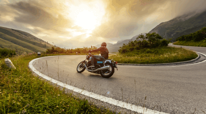 Cómo llevar tu moto a otra ciudad o país