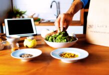 Come bien mientras viajas con los kits de recetas de Let's Cook