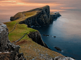 Recorriendo las Tierras Altas y los Cárpatos: Un Viaje en Coche por Escocia y Rumanía Tierras Altas y los Cárpatos