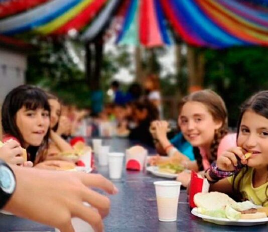 beneficios de los campamentos de verano para niños
