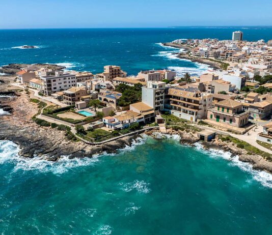 Visita la Colonia de Sant Jordi