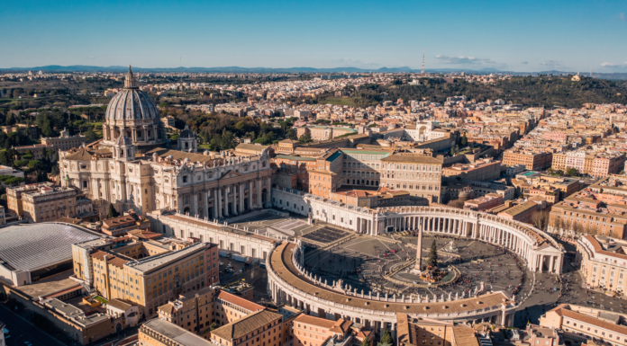 Dónde está el vaticano y cómo llegar