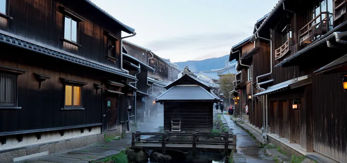 El pueblo termal de Yunomine Onsen junto a su río humeante, una parada clásica en el itinerario de varios días del Kumano Kodo.